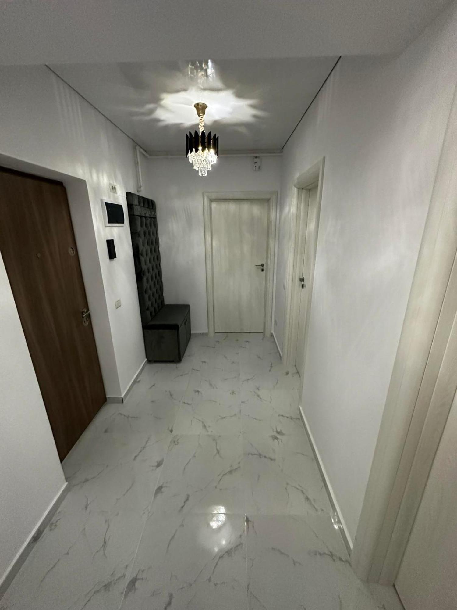 We Provide A Luxury Flat Appartamento Bucarest